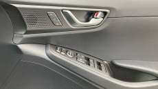 Hyundai IONIQ 1.6 GDi Plug-in Hybrid Premium SE 5dr DCT Hatchback